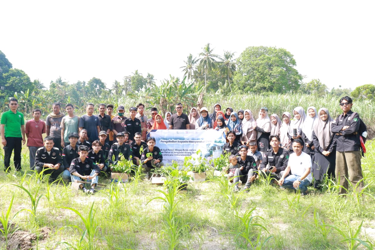 Aksi Nyata Teknik Sipil Universitas Adzkia: Mitigasi Banjir di Batang Tapakih Melalui Penanaman 100 Pohon